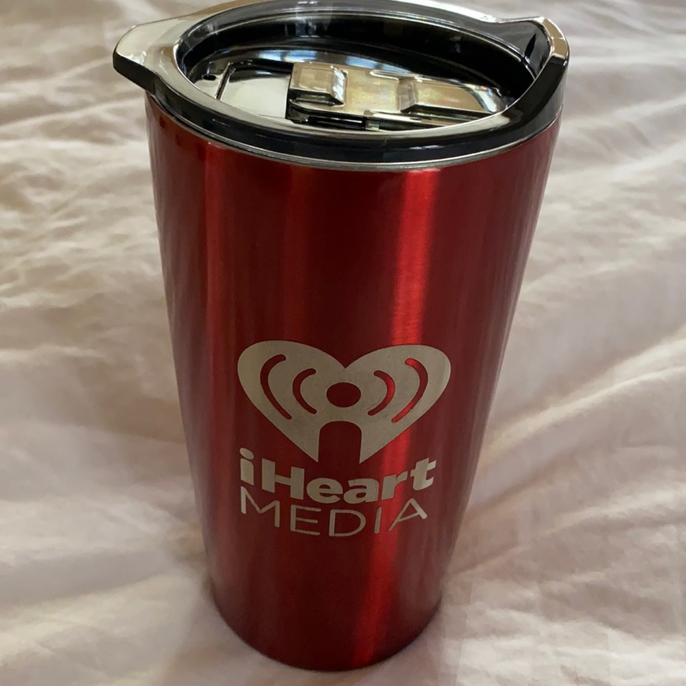iHeartMedia 20 Oz Travel Mug